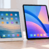 iPad Air 2をイメージした旧型タブレットと新しいiPad Airを並べて買い替えを比較するイメージ