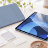 iPad Air 第5世代に保護フィルムを貼り、100均ケースと比較しているイメージ