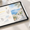 iPad Air風タブレットと2本のタッチペンを並べ、メモとイラスト用途を比較しているイメージ
