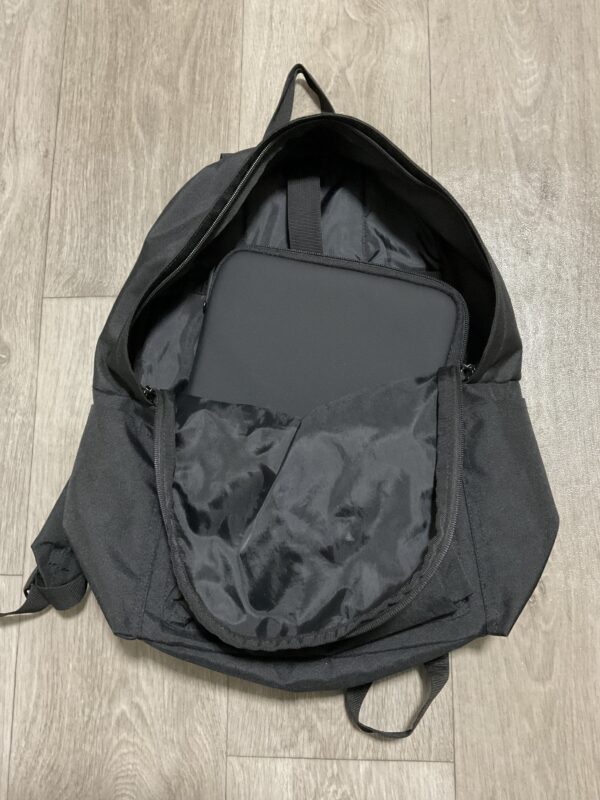 エレコムZEROSHOCK 11インチ用ケースを無印良品の20Lリュックに収納した状態